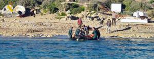 Evacuado por vía marítima un hombre de 68 años incapacitado para salir del asentamiento de Cala San Pedro