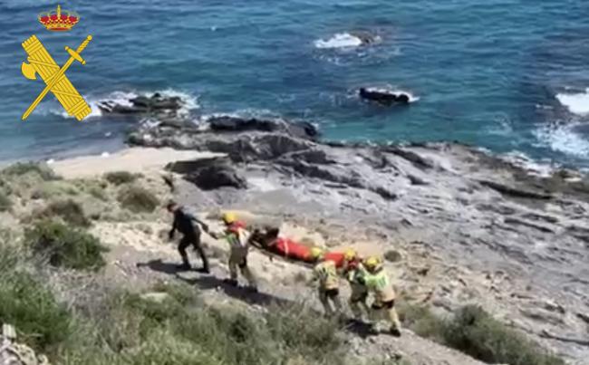 Rescatada una persona atrapada en el fondo de un barranco en cala Concha Villaricos