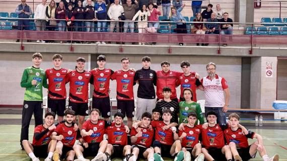 Despedida emotiva de la generación 2007 del BM Roquetas tras una victoria celebrada
