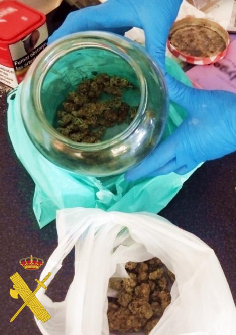Cocaína, hachís, marihuana y dinero en efectivo intervenidos en Tabernas