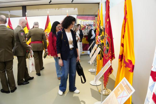 Todas las banderas que ha tenido España... juntas