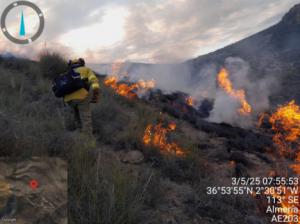 Estabilizado el incendio en Huércal de Almería