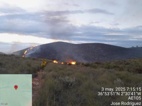 Incendio forestal en Huércal de Almería durante la madrugada del sábado