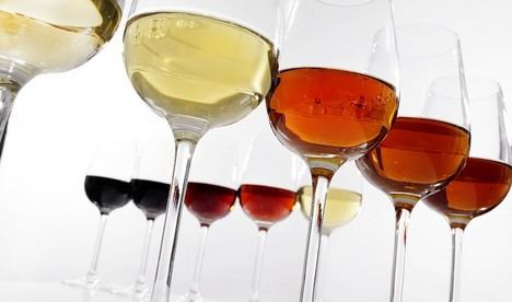 Investigadores andaluces mejoran el vino con residuos de uva en Almería