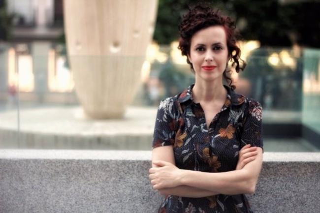 Isabel Cadenas gana el 'Colombine' por su podcast 'Una placa en mi pueblo'