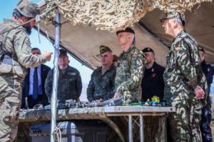 La Legión exhibe en Viator su potencial tecnológico ante los máximos jefes militares de España e Italia