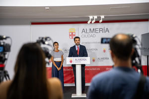 Almería lanza el proyecto ‘Playas sin límites’ para potenciar su costa