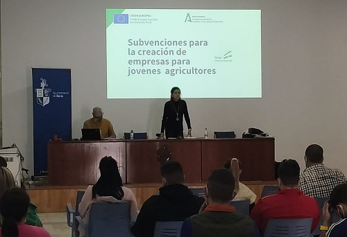 La Junta da a conocer en Berja las nuevas ayudas destinadas a jóvenes agricultores