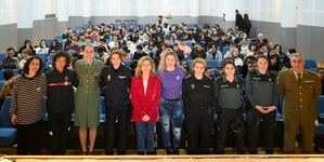 El Ayuntamiento y el IES Maestro Padilla abogan por la igualdad en la actividad profesional