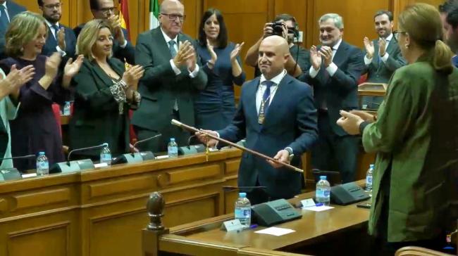 García Alcaina toma posesión como presidente de la Diputación y se impone retos