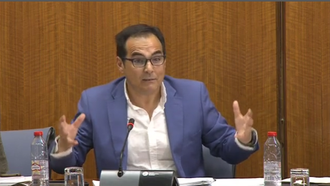 Nieto acusa a la parlamentaria de Vox por Almería de xenófoba y mentirosa