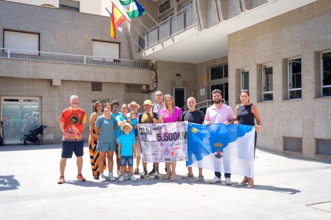 José Antonio Nieto llega a Roquetas con su reto solidario de 5.500 km