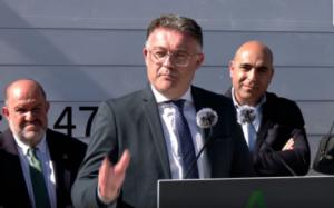 Los "recaditos" del alcalde de Berja a PSOE y Vox en la primera piedra de los colectores