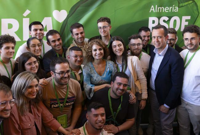 Martín dice que la 'ilusión' define el nuevo proyecto del PSOE-A