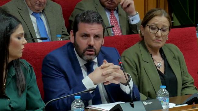 El PSOE exige al nuevo presidente de Diputación que se aleje del 'sarro de la corrupción'