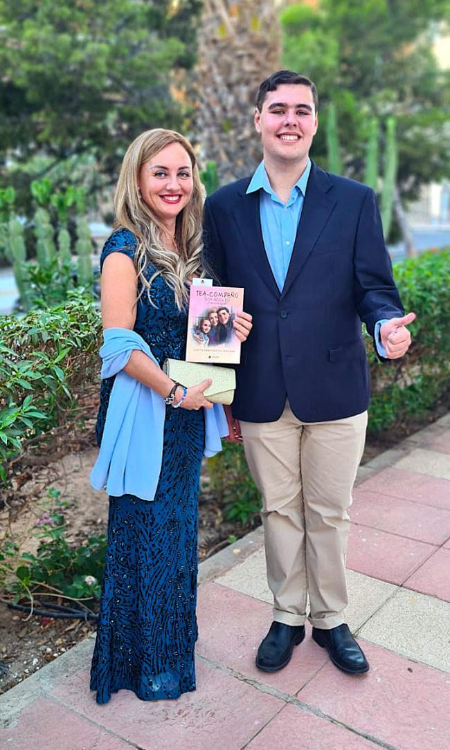 Judith Sánchez Villanueva presenta ‘Tea-compaño. Soy adulto. ¿Y ahora qué?’ en Roquetas