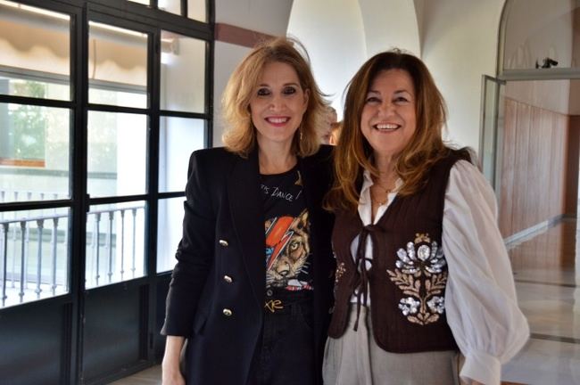 Julia Ibáñez defiende plan para docentes sin distinción de género