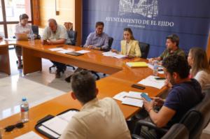 El Ejido contrata transporte y catering para su residencia geriátrica