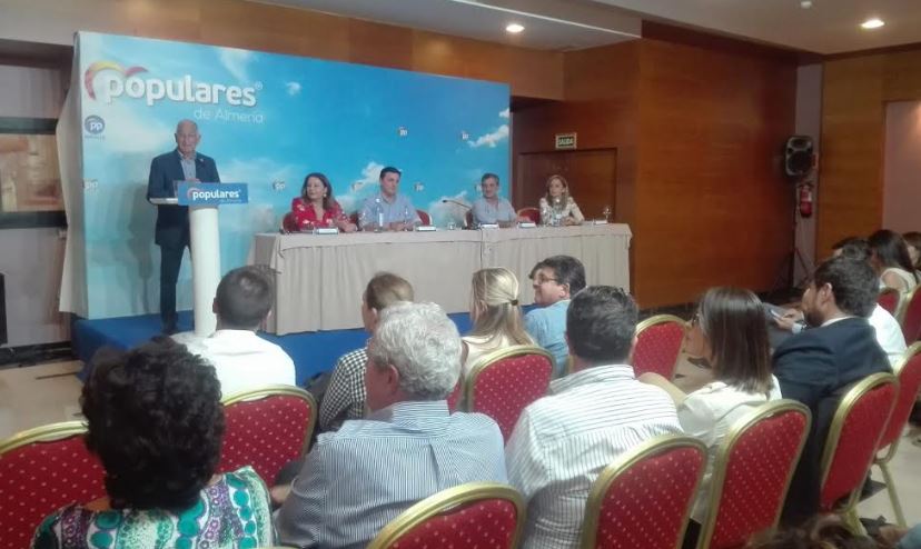 Amat pide la movilización de todo el partido para lleva a Casado a la presidencia