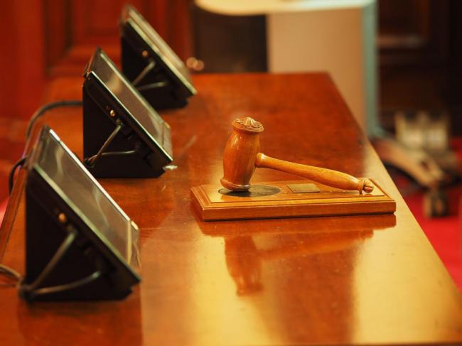 Hombre condenado a casi seis años por distribuir material pedófilo creado con IA