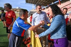 Alcaldesa y consejero celebran el triunfo del URA Clan en rugby inclusivo