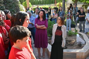 Julia Baird redescubre en Almería la huella de John Lennon seis décadas después
