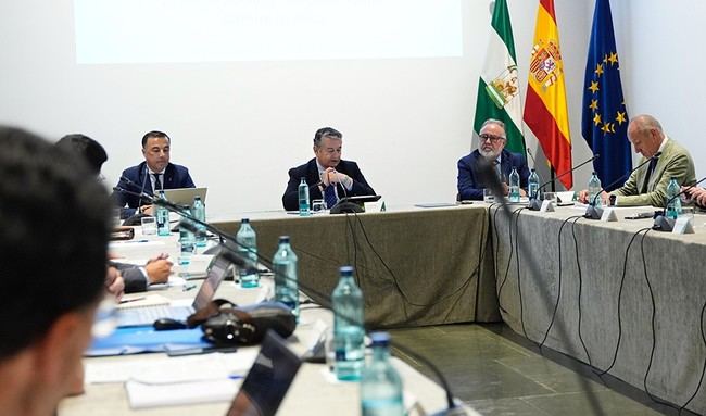 La Junta de Andalucía trabaja en un nuevo decreto para las policías locales de Almería