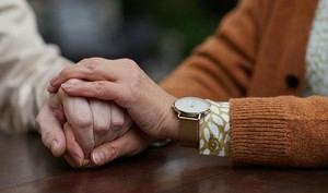 Junta de Andalucía lanza estrategia para combatir la soledad en mayores en Almería