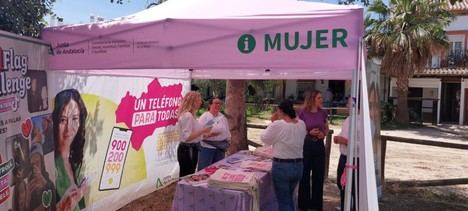 Punto InfoMujer en El Rocío para combatir la violencia de género