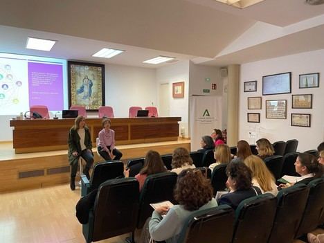 Formación para abordar la violencia digital contra mujeres
