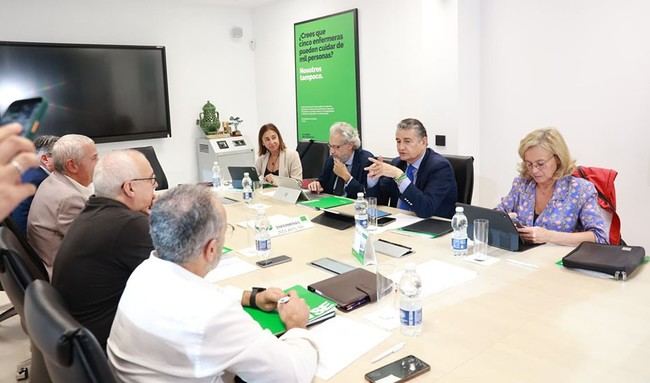 Diálogo continuo entre la Junta y el Sindicato de Enfermería en Almería