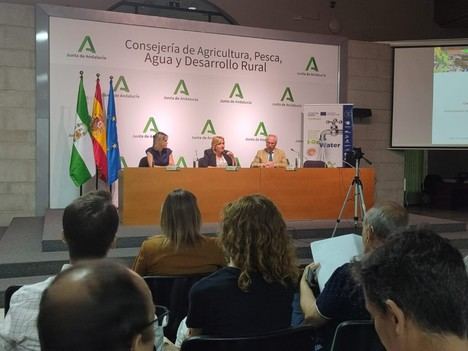 Andalucía impulsa el uso de agua regenerada en la agricultura almeriense