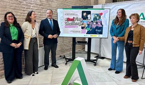 Junta de Andalucía lanza campaña en Almería para detectar la ciberviolencia entre jóvenes