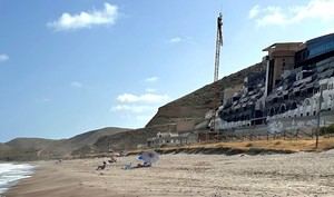 La Junta se involucra en la expropiación del hotel Algarrobico en Carboneras