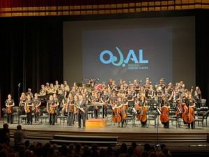 La OJAL deslumbra con 'Divino Tesoro' en un exitoso concierto en Almería