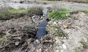 Investigación en Granada por vertidos contaminantes cerca de Almería