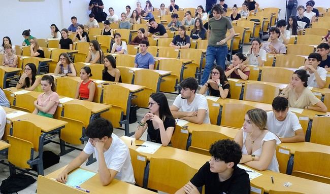 Récord de matriculados en la PAU 2024 en Andalucía, con un 95% de aprobados