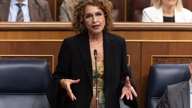 Dimite el número 3 de Hacienda tras acusaciones de corrupción