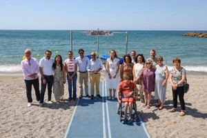 Presentan la XIX Guía de Accesibilidad a las Playas en Almería