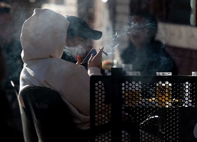 Futura ley antitabaco impone multas a padres y sanciones por 'vapers'