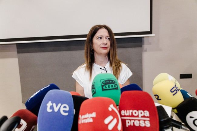Leire Díez aclara que no trabaja para el PSOE y defiende su investigación