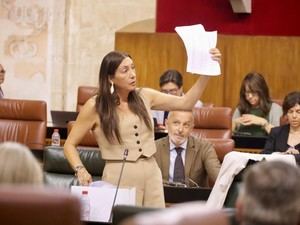 Loles López exige a Por Andalucía disculpas por engañar a personas dependientes en Almería