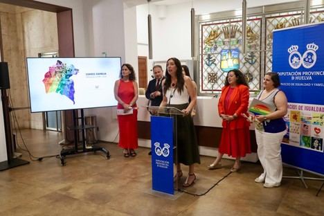 Loles López destaca la unidad para avanzar en igualdad en Andalucía