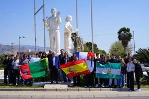 Estudiantes de Vícar exploran su historia en una ruta educativa