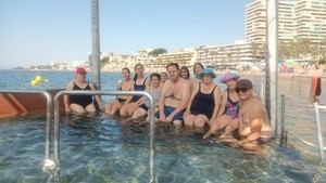 Mayores de Vícar disfrutan de un día en la playa