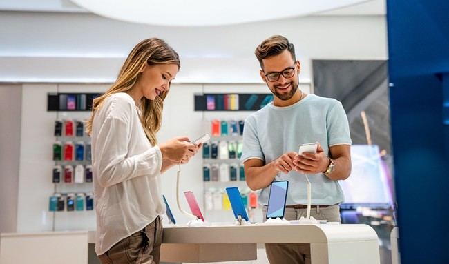 Nuevas etiquetas energéticas para smartphones y tablets en Almería desde junio de 2025