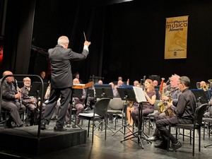 Concierto de la Banda Municipal en el Teatro Apolo destaca la flauta y el bombardino