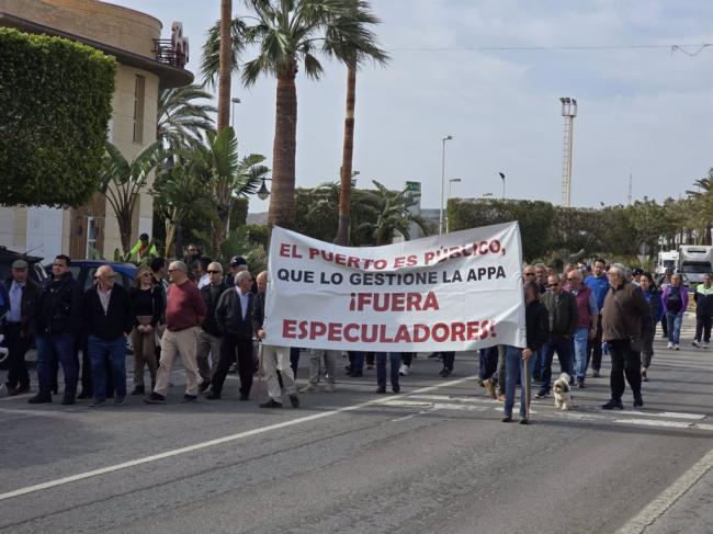 Afectados del Puerto de Carboneras piden mediación del alcalde