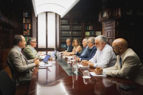 Un plan de simplificación burocrática impulsará la seguridad del sector de playas de Almería