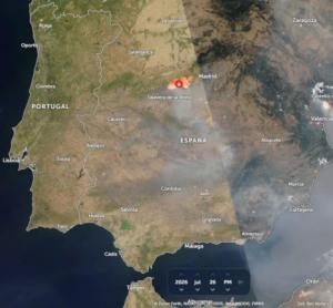 El humo de los incendios del centro de España se extiende sobre Almería